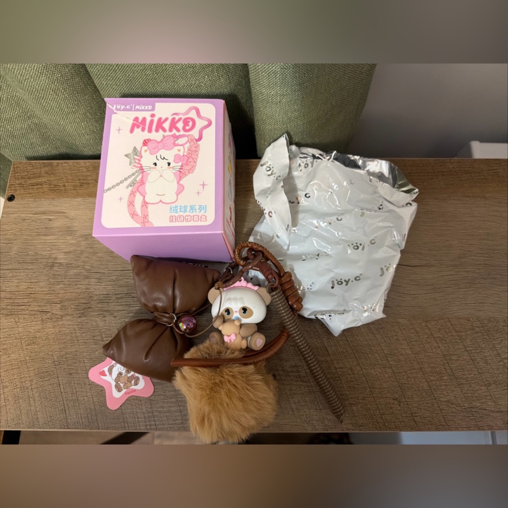** BLIND BOX ** ‎ *AUTHENTIC* MIKKO POM-POM HANGING CHAIN SERIES Confirmed Panda